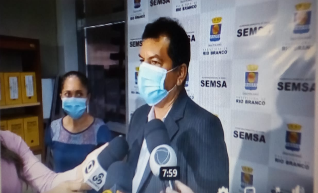Frank Lima diz que mais quatro unidades serão habilitadas para atender covid; situação da dengue está sendo mapeada